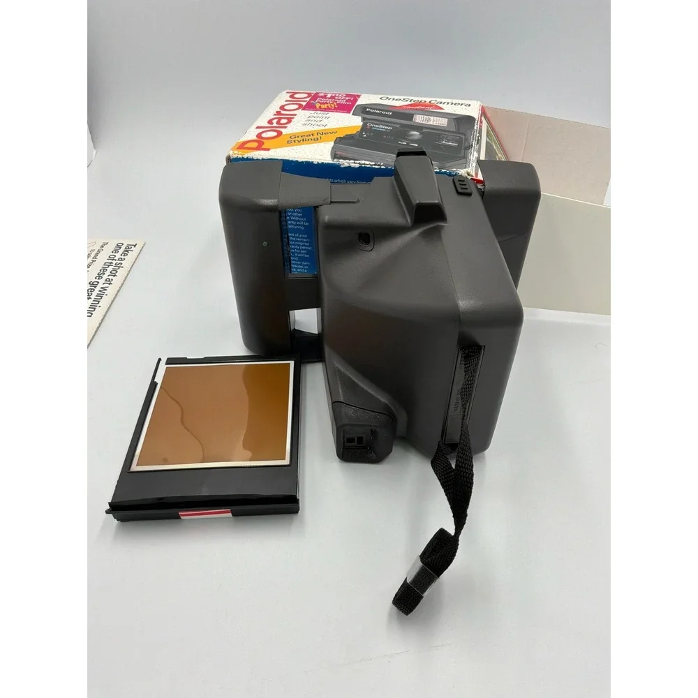 Polaroid OneStep CloseUp 600 Instant Film Camera Vintage Boxed